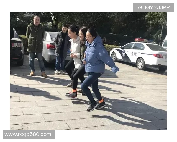 杭州滑板队区域防守策略分析及其对比赛结果的影响探讨 杭州滑板队区域防守策略分析及其对比赛结果的影响探讨